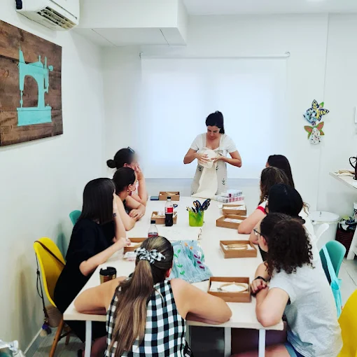 Taller de manualidades en Gomgomi